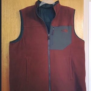 Reversible men’s north face vest